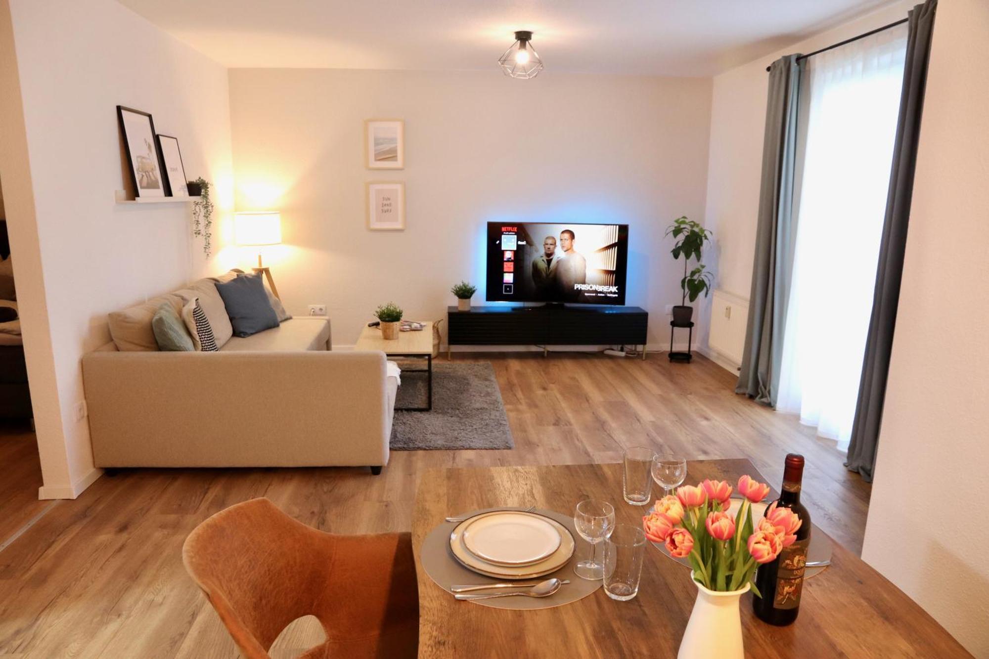 Geraeumiges 2R City-Apartment Uninaehe Mit Tv Streaming, Terrasse Magdeburg Kültér fotó