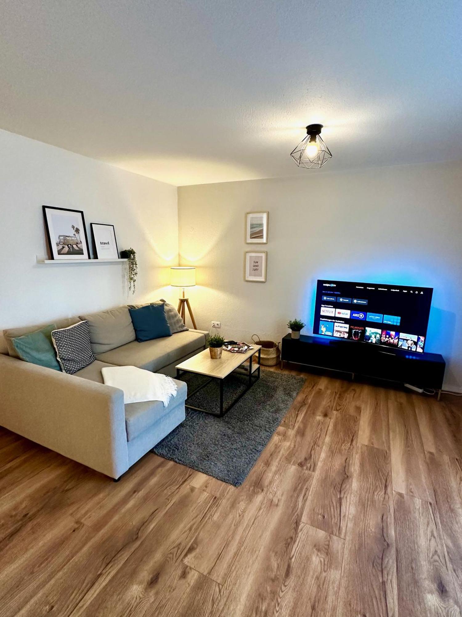 Geraeumiges 2R City-Apartment Uninaehe Mit Tv Streaming, Terrasse Magdeburg Kültér fotó